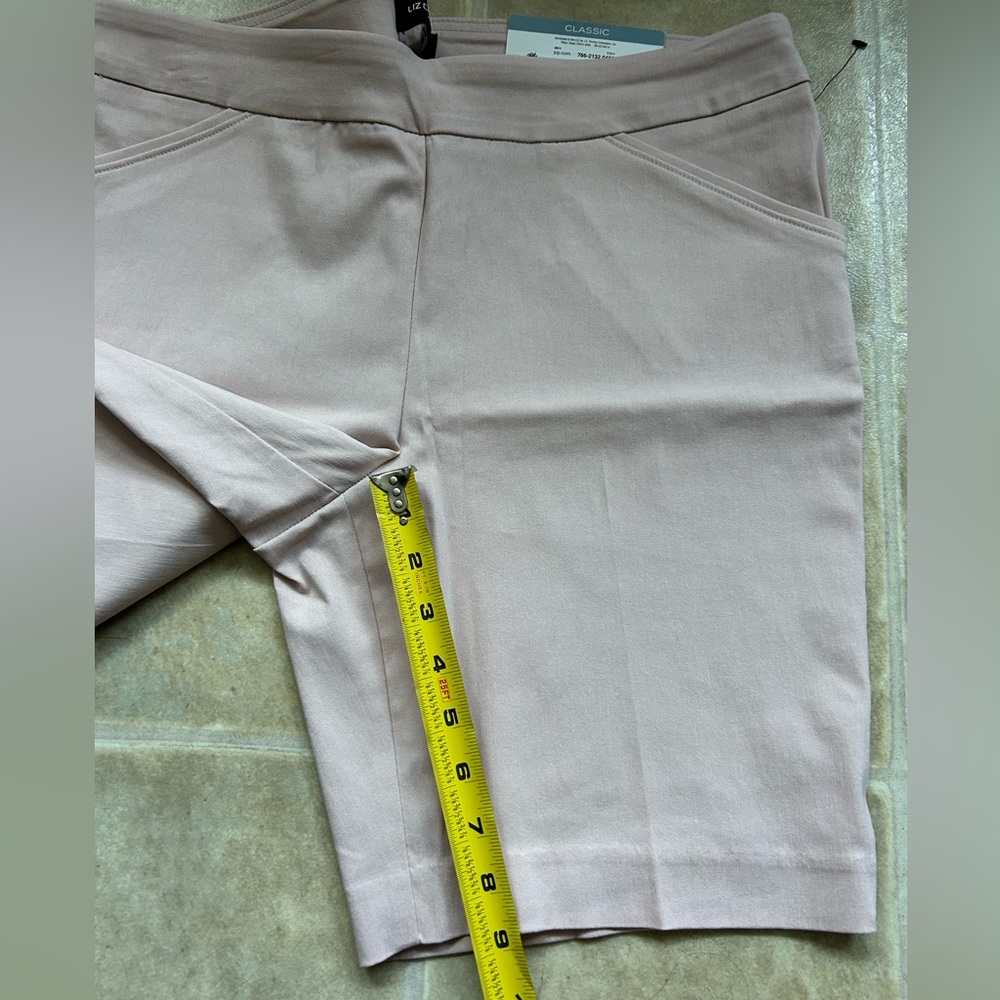 Liz Claiborne Women’s Shorts. Color soft pink. Brand new. Size petite large - Picture 5 of 8